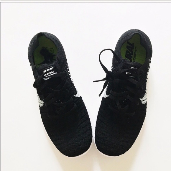 Last one Sz 10🌹Nike free flyknit - Picture 2 of 4